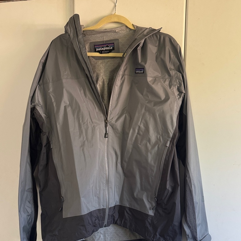 Patagonia Two-Tone Gray Hooded RainJacket/Windbreaker